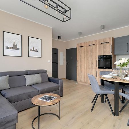 Cosy And Bright Apartment With Parking In Poznan By Noclegi Renters Luaran gambar