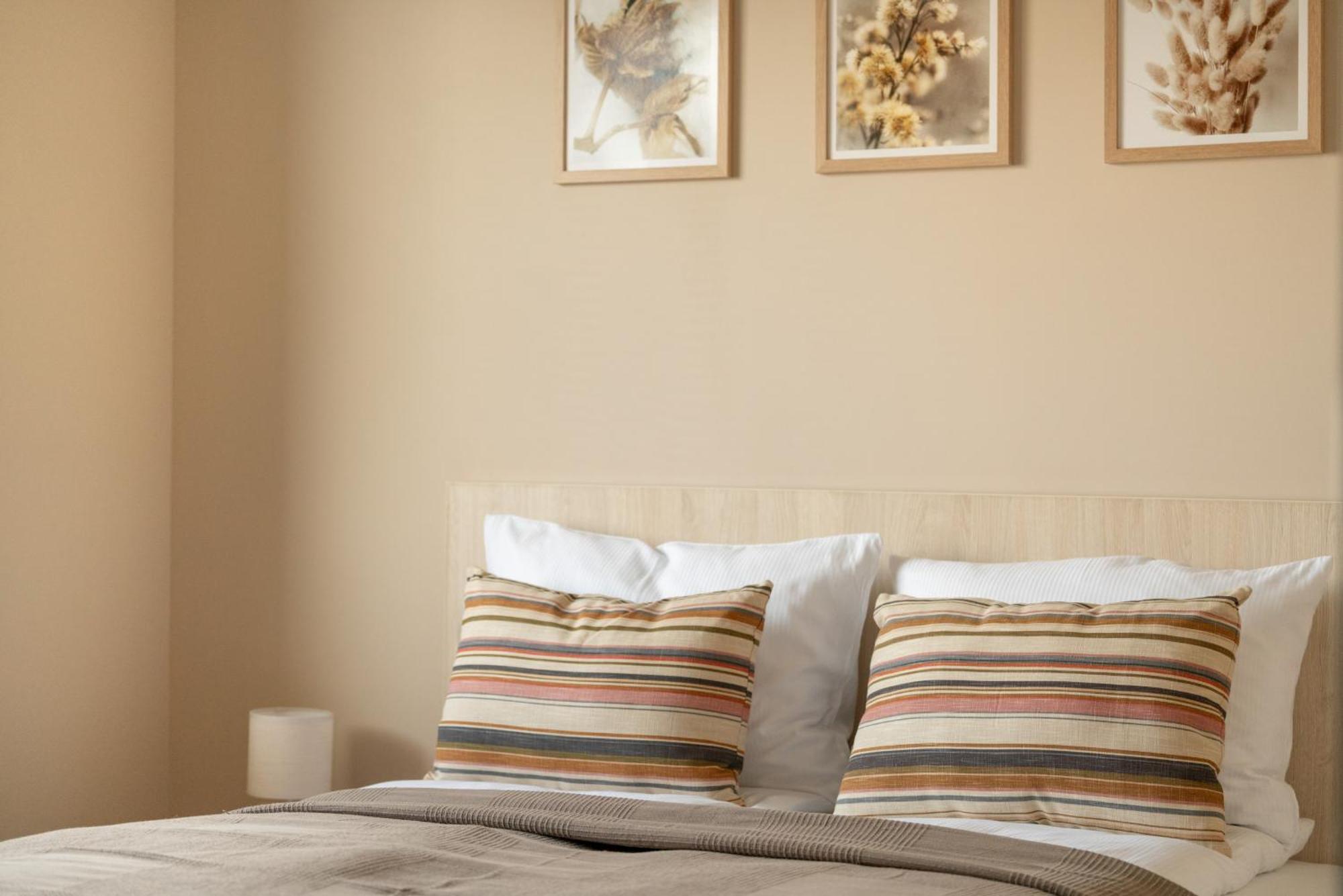 Cosy And Bright Apartment With Parking In Poznan By Noclegi Renters Luaran gambar