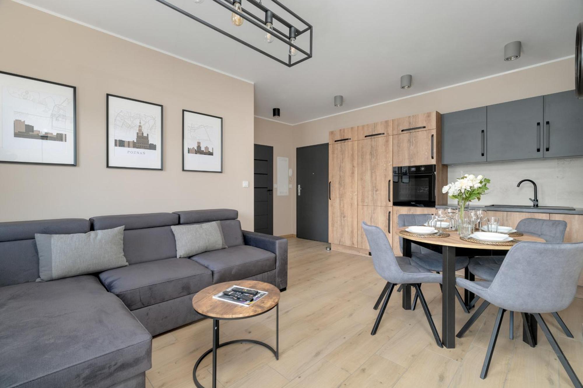 Cosy And Bright Apartment With Parking In Poznan By Noclegi Renters Luaran gambar